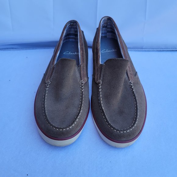 Clark\'s Shoes Men\'s size 9M Leather Slip on Loafer style Casual